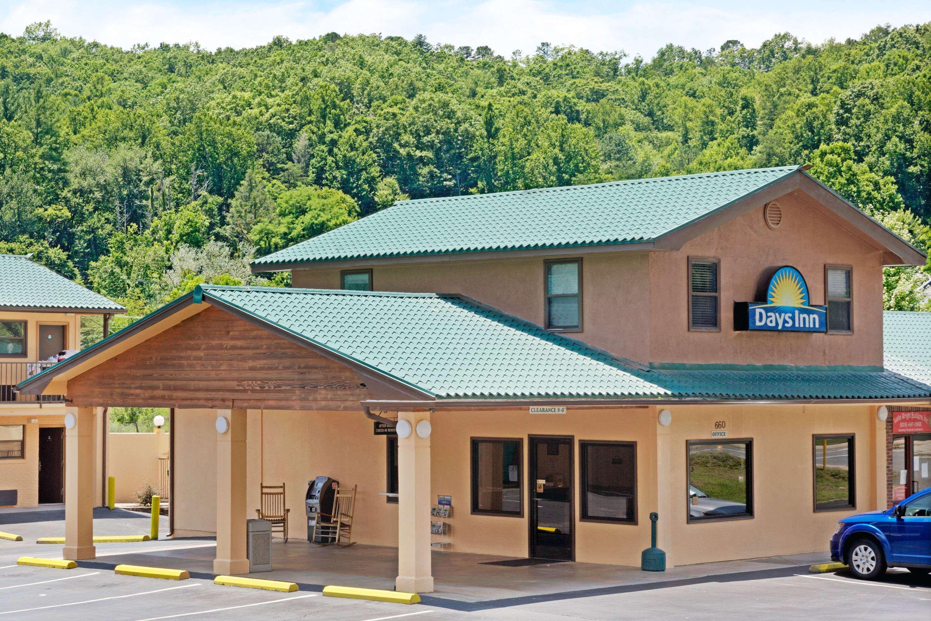 Days Inn By Wyndham Cherokee Near Casino Exteriör bild