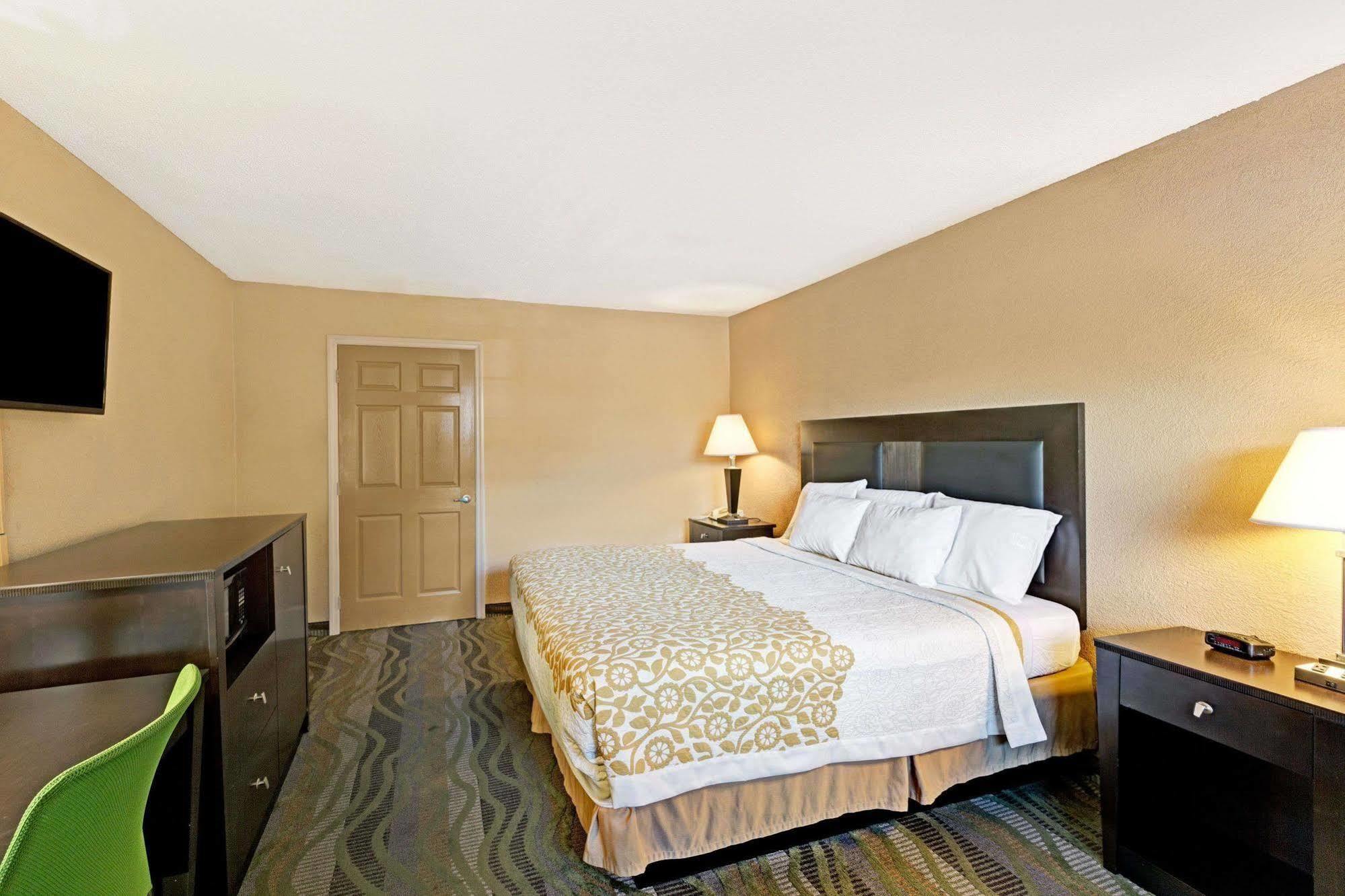 Days Inn By Wyndham Cherokee Near Casino Exteriör bild